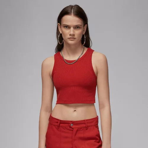 Jordan Tank Dune Red dámske tričko červené — produktová fotografia na bielom pozadí, bočný pohľad