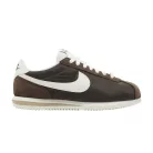 Nike Cortez Baroque Brown dámske nízke streetové tenisky hnedé — produktová fotografia na bielom pozadí, bočný pohľad