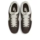 Nike Cortez Baroque Brown dámske nízke streetové tenisky hnedé — produktová fotografia na bielom pozadí, bočný pohľad