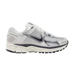   Nike Zoom Vomero 5 Photon Dust Metallic Silver (Women's) dámske nízke bežecké topánky šedé