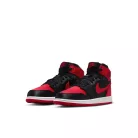 Jordan 1 Retro High OG Satin Bred detské vysoké streetové tenisky červené — produktová fotografia na bielom pozadí, bočný pohľad