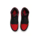 Jordan 1 Retro High OG Satin Bred detské vysoké streetové tenisky červené — produktová fotografia na bielom pozadí, bočný pohľad