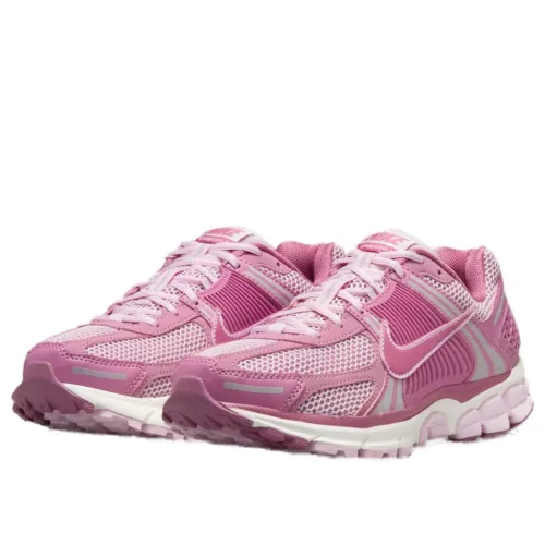 Nike Zoom Vomero 5 Elemental Pink dámske nízke bežecké tenisky ružové — produktová fotografia na bielom pozadí, bočný pohľad