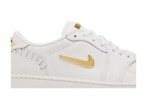 Jordan 1 Low Method of Make Sail Metallic Gold (Women's) dámske nízke mestské tenisky krémová