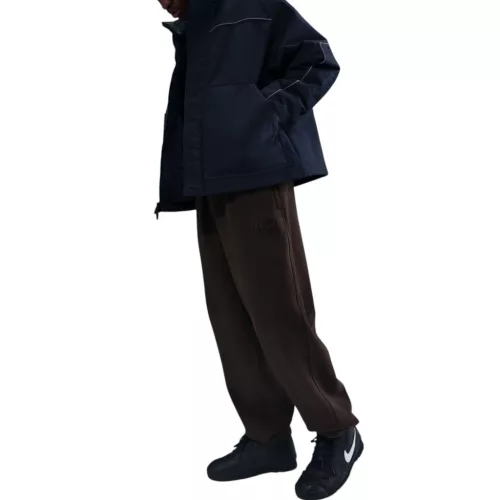 Stussy x Nike Stone Washed Fleece Pant nohavice hnedé — produktová fotografia na bielom pozadí, bočný pohľad