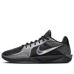Nike Sabrina 2 Mirrored dámske nízke basketbalové tenisky — produktová fotografia na bielom pozadí, bočný pohľad