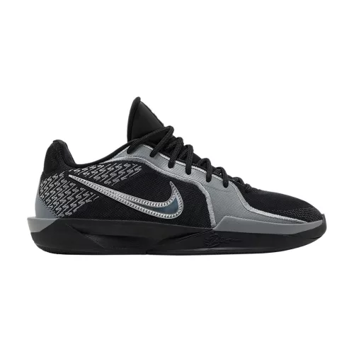 Nike Sabrina 2 Mirrored dámske nízke basketbalové tenisky — produktová fotografia na bielom pozadí, bočný pohľad