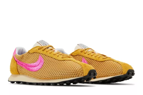 Nike LD-1000 SP Stussy Sanded Gold nízke streetové tenisky zlaté — produktová fotografia na bielom pozadí, bočný pohľad