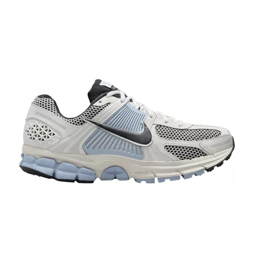 Air Zoom Vomero 5 'Light Armory Blue' dámske nízke bežecké tenisky modré — produktová fotografia na bielom pozadí, bočný pohľad