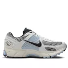 Air Zoom Vomero 5 'Light Armory Blue' dámske nízke bežecké tenisky modré — produktová fotografia na bielom pozadí, bočný pohľad