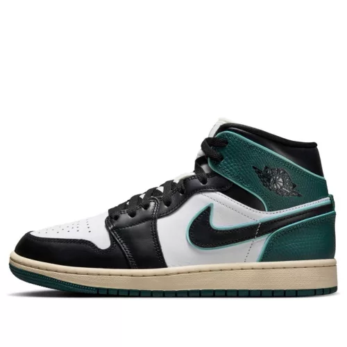 Jordan 1 Mid SE Oxidized Green dámske polovysoké streetové tenisky zelené — produktová fotografia na bielom pozadí, bočný pohľad