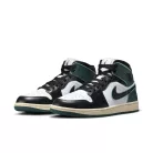 Jordan 1 Mid SE Oxidized Green dámske polovysoké streetové tenisky zelené — produktová fotografia na bielom pozadí, bočný pohľad