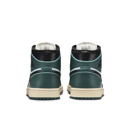 Jordan 1 Mid SE Oxidized Green dámske polovysoké streetové tenisky zelené — produktová fotografia na bielom pozadí, bočný pohľad