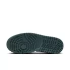 Jordan 1 Mid SE Oxidized Green dámske polovysoké streetové tenisky zelené — produktová fotografia na bielom pozadí, bočný pohľad