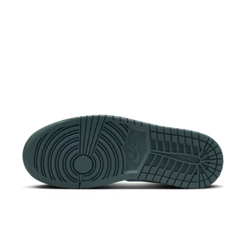 Jordan 1 Mid SE Oxidized Green dámske polovysoké streetové tenisky zelené — produktová fotografia na bielom pozadí, bočný pohľad