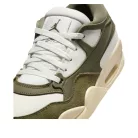 Air Jordan 4 RM 'Medium Olive' dámske nízke streetové tenisky olivové — produktová fotografia na bielom pozadí, bočný pohľad