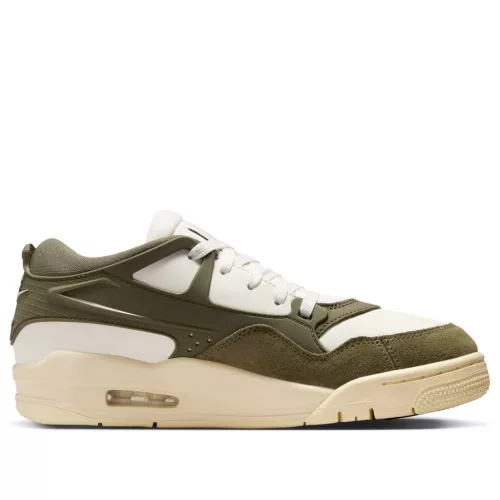 Air Jordan 4 RM 'Medium Olive' dámske nízke streetové tenisky olivové — produktová fotografia na bielom pozadí, bočný pohľad