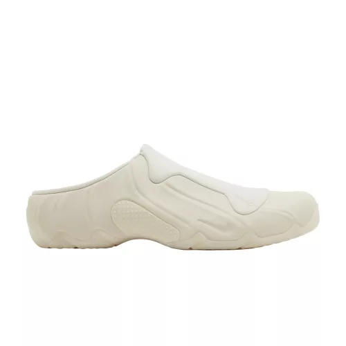 Nike Clogposite Light Orewood Brown nízke streetové tenisky hnedé — produktová fotografia na bielom pozadí, bočný pohľad