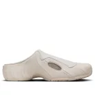 Nike Clogposite Light Orewood Brown nízke streetové tenisky hnedé — produktová fotografia na bielom pozadí, bočný pohľad