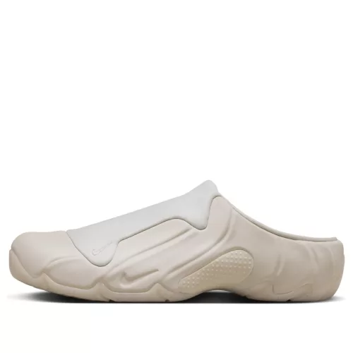 Nike Clogposite Light Orewood Brown nízke streetové tenisky hnedé — produktová fotografia na bielom pozadí, bočný pohľad