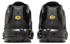 Nike Air Max Plus Black Anthracite Sail dámske nízke streetové tenisky čierne-tmavosivé — produktová fotografia na bielom pozadí, bočný pohľad