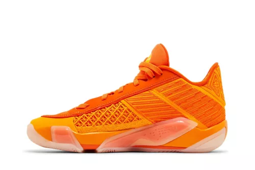 Jordan 38 Low Dearica Hamby Sunshine dámske nízke streetové tenisky — produktová fotografia na bielom pozadí, bočný pohľad