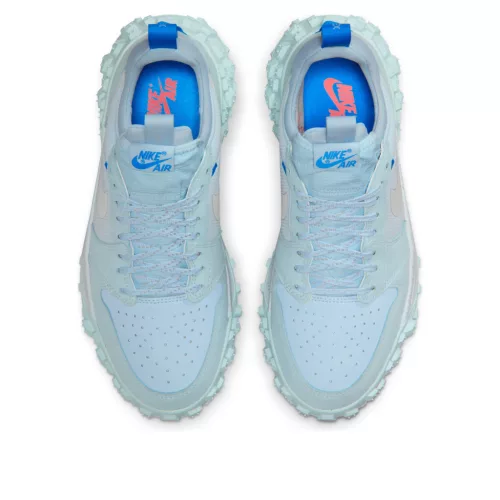 Jordan 1 Low Element Gore-Tex Glacier Blue Silver nízke streetové tenisky modré-strieborné — produktová fotografia na bielom pozadí, bočný pohľad