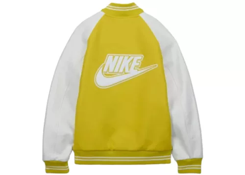 Nike x Nigo NRG Varsity Jacket Yellow bunda žltá — produktová fotografia na bielom pozadí, bočný pohľad