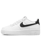 Nike Air Force 1 Low White Black (2024) detské nízke streetové tenisky biele-čierne — produktová fotografia na bielom pozadí, bočný pohľad