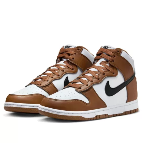 Nike Dunk High Next Nature Light British Tan dámske vysoké streetové tenisky béžové — produktová fotografia na bielom pozadí, bočný pohľad