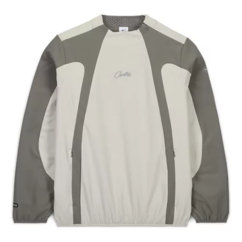 Nike x Corteiz Mid Layer Pullover Flat Pewter Grey mikina sivá — produktová fotografia na bielom pozadí, bočný pohľad