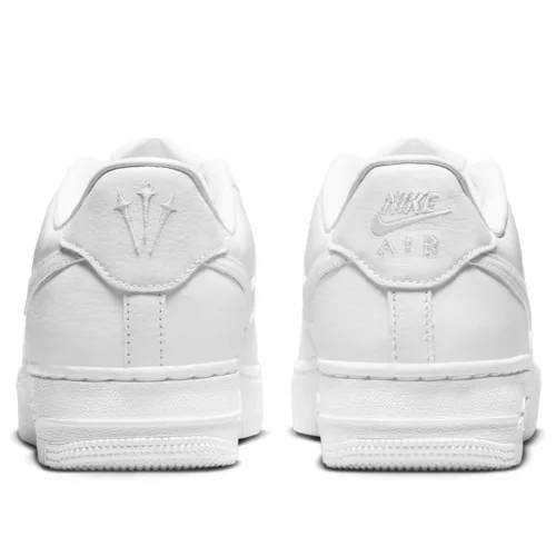 Nike Air Force 1 Low Drake NOCTA Certified Lover Boy detské nízke streetové tenisky — produktová fotografia na bielom pozadí, bočný pohľad