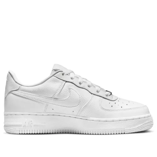 Nike Air Force 1 Low Drake NOCTA Certified Lover Boy detské nízke streetové tenisky — produktová fotografia na bielom pozadí, bočný pohľad