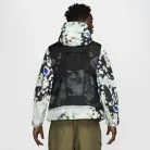 Nike x NOCTA Opal Tito Neeks Modular Vest Black vesta čierna — produktová fotografia na bielom pozadí, bočný pohľad