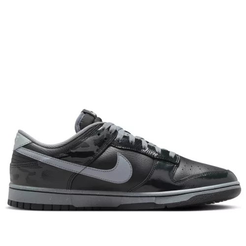 Nike Dunk Low Berlin nízke streetové tenisky — produktová fotografia na bielom pozadí, bočný pohľad