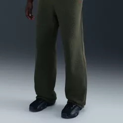 Nike Nocta Fleece Pant Khaki Red nohavice khaki-červené — produktová fotografia na bielom pozadí, bočný pohľad