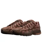 Nike P-6000 Suede Cacao Wow nízke streetové tenisky hnedé — produktová fotografia na bielom pozadí, bočný pohľad