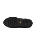 Nike Air Max Plus Tiempo Black White dámske nízke kopačky čierne-biele — produktová fotografia na bielom pozadí, bočný pohľad