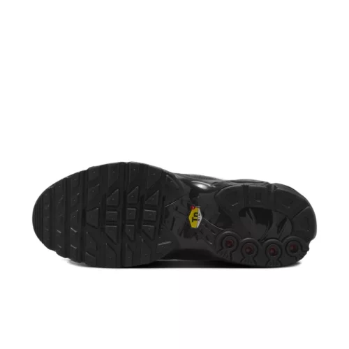Nike Air Max Plus Tiempo Black White dámske nízke kopačky čierne-biele — produktová fotografia na bielom pozadí, bočný pohľad