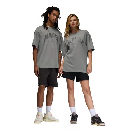 Jordan X A Ma Maniere T-Shirt Grey tričko sivé — produktová fotografia na bielom pozadí, bočný pohľad