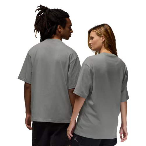 Jordan X A Ma Maniere T-Shirt Grey tričko sivé — produktová fotografia na bielom pozadí, bočný pohľad