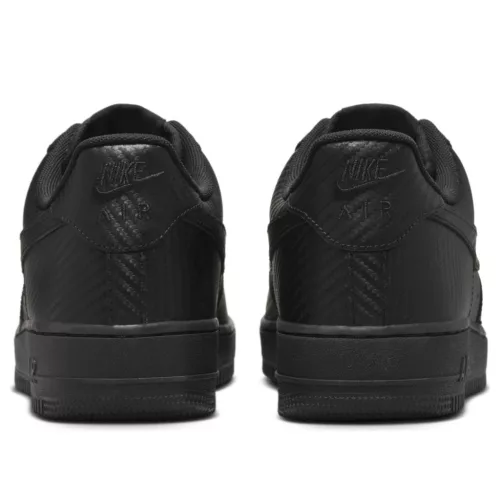 Nike Air Force 1 Low Black Carbon Fiber nízke streetové tenisky čierne — produktová fotografia na bielom pozadí, bočný pohľad