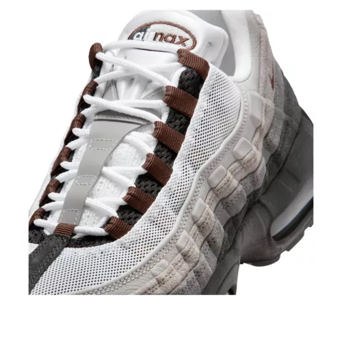 Nike Air Max 95 SB Cacao Wow nízke streetové tenisky — produktová fotografia na bielom pozadí, bočný pohľad
