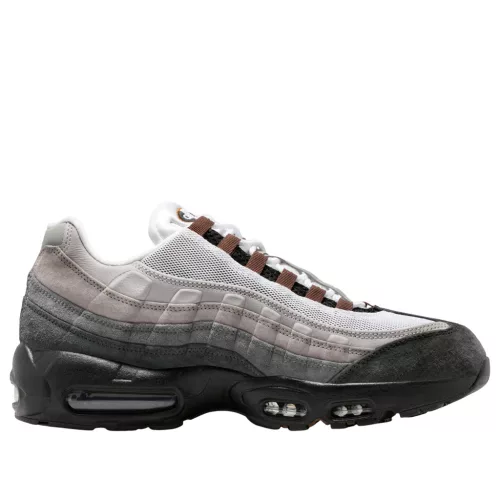 Nike Air Max 95 SB Cacao Wow nízke streetové tenisky — produktová fotografia na bielom pozadí, bočný pohľad