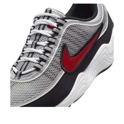 Nike Air Zoom Spiridon OG Sport Red (2024) nízke streetové tenisky červené — produktová fotografia na bielom pozadí, bočný pohľad