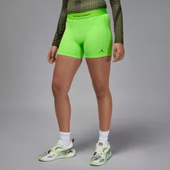Jordan Sport Leak Protection: Period Shorts Electric Green dámske šortky zelené — produktová fotografia na bielom pozadí, bočný pohľad
