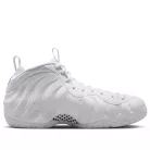 Nike Air Foamposite One Triple White nízke streetové tenisky biele — produktová fotografia na bielom pozadí, bočný pohľad