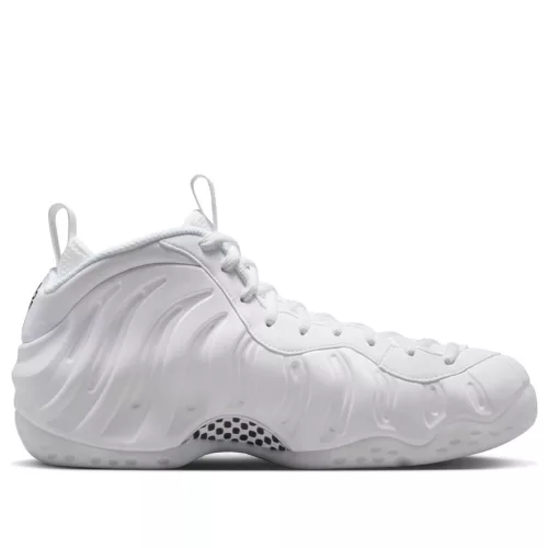 Nike Air Foamposite One Triple White nízke streetové tenisky biele — produktová fotografia na bielom pozadí, bočný pohľad