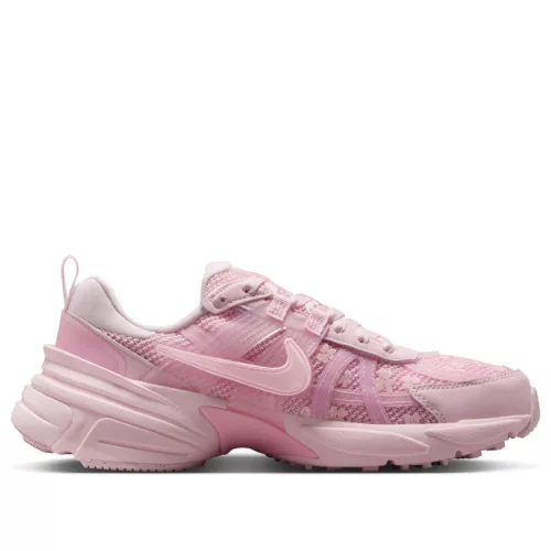 Nike V2K Run Pink Foam Arctic Pink dámske nízke streetové tenisky ružové — produktová fotografia na bielom pozadí, bočný pohľad