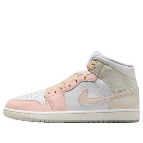 Jordan 1 Mid SE White Sea Glass Glacier Blue Guava Ice polovysoké streetové tenisky biele-modré — produktová fotografia na bielom pozadí, bočný pohľad